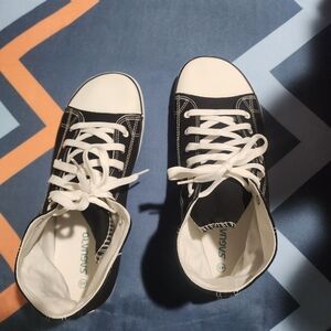 Saguaro Men's Black and White Athletic Shoes